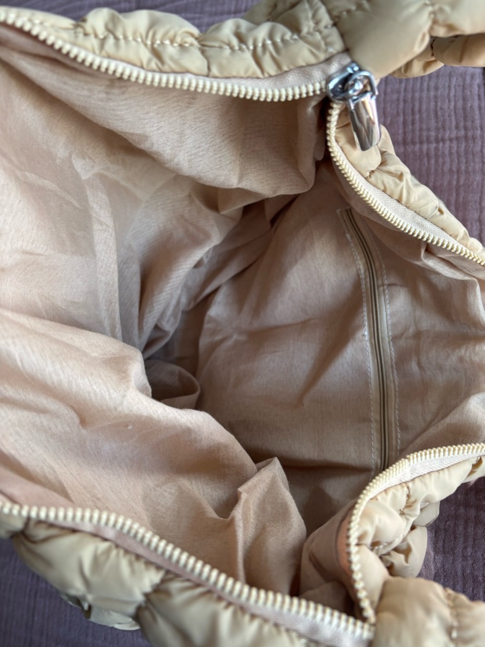 NWOT Puffy Quilted Bag - Picture 2 of 3